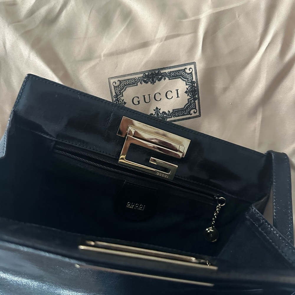 Vintage Gucci Black Leather Bag with Gold Accent - Picture 3 of 7